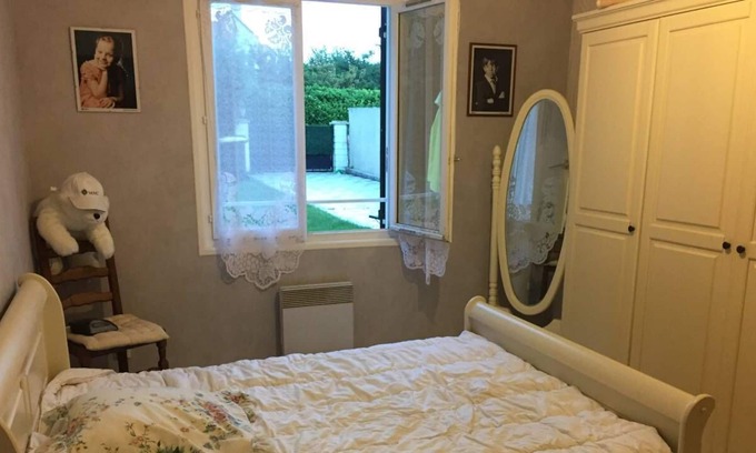 Ozouer-le-Voulgis House | Cozy Private Rooms with Kitchen in Seine et Marne