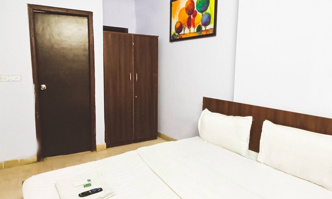 Vikaspuri House | Cozy Private Rooms in Todhapur for Family Travelers