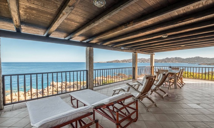 Villaggio Piras Villa | Exquisite Villa by the Sea with Private Access & Pool