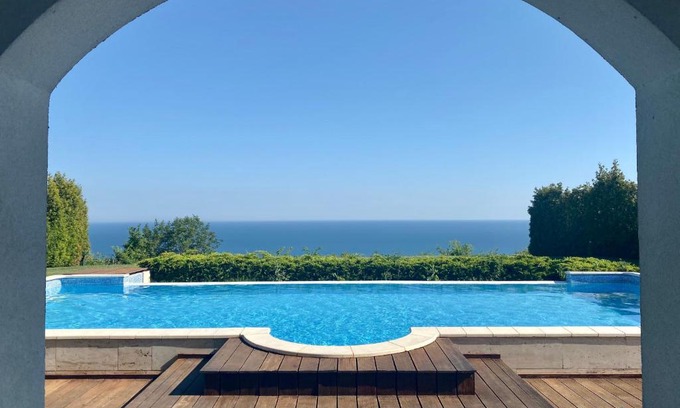 Balchik Villa | Oceanfront Villa at BlackSeaRama with Pool & Spa – 9.8/10