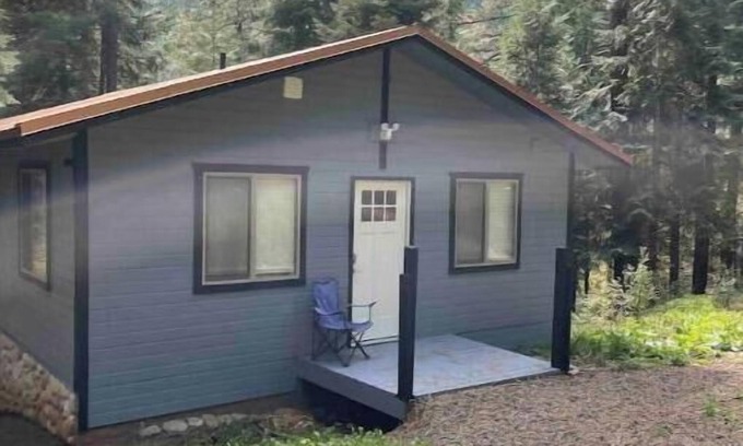 New Meadows House | Private secluded Cabin near Rigginsnn