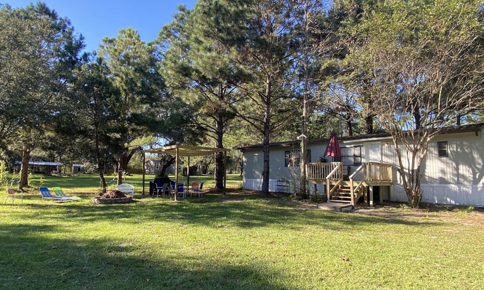 Lake City House | Private Getaway Near I-75: Pet Friendly & Glamping Experience