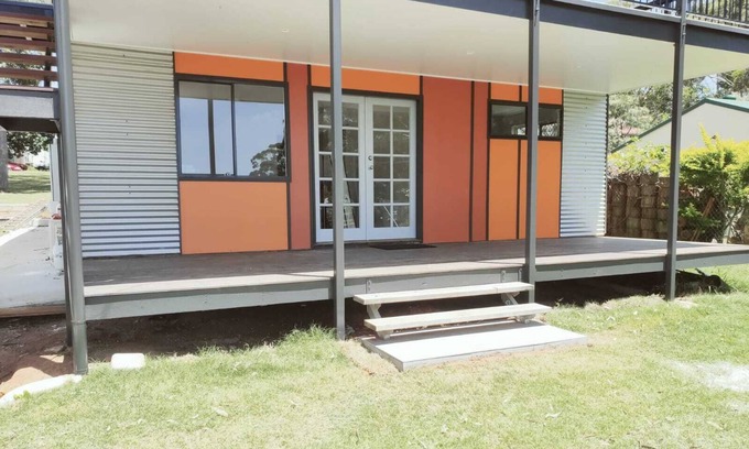 Brisbane Waterfront Apartment | Exceptional 2-Bedroom Apartment with Pet-Friendly Amenities