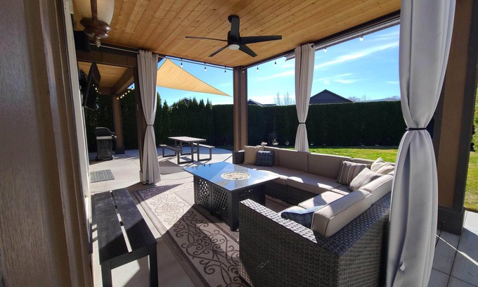 Quincy House | Spacious Family Retreat at Crescent Bay Resort for Groups