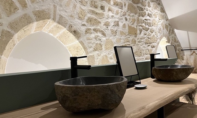 Laon Apartment | Exclusive Private Spa Apartment with Breakfast & Kitchen