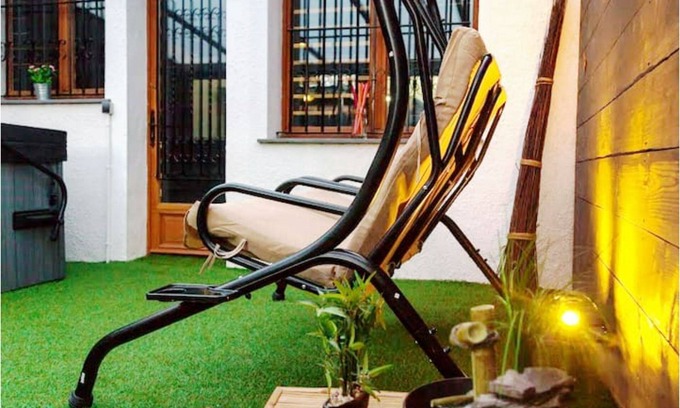 Launaguet House | Private Spa Retreat in Toulouse with Jacuzzi & Pool Access