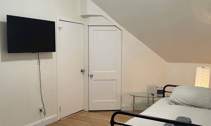 West Roxbury Apartment | Cozy Third Floor Retreat with Lake View and Kitchen