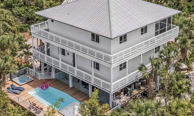 North Captiva House | Unwind at IAN: Private Pool, Hot Tub & Pet Friendly Stay