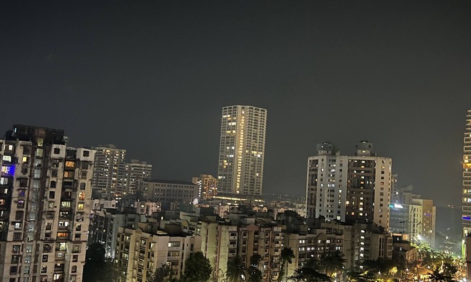 Andheri West Apartment | Cozy Private Master Bedroom with Attached Bathroom