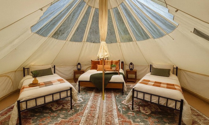 Boss Apartment | Private Stargazing Tent Maple Haven – Peaceful Glamping with Fire Pit & Open Skies