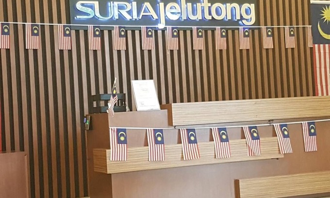 Bukit Jelutong Apartment | Cozy Private Studio near Pool at Bukit Jelutong