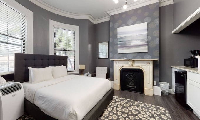 Bay Village Apartment | Cozy Studio Retreat in Boston's Bay Village Awaits You!