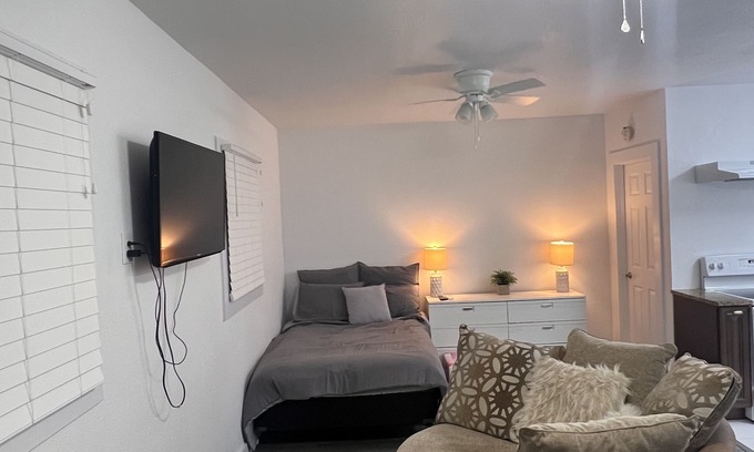 Bearss Plaza Apartment | Convenient Private Studio in Lutz - Close to USF!