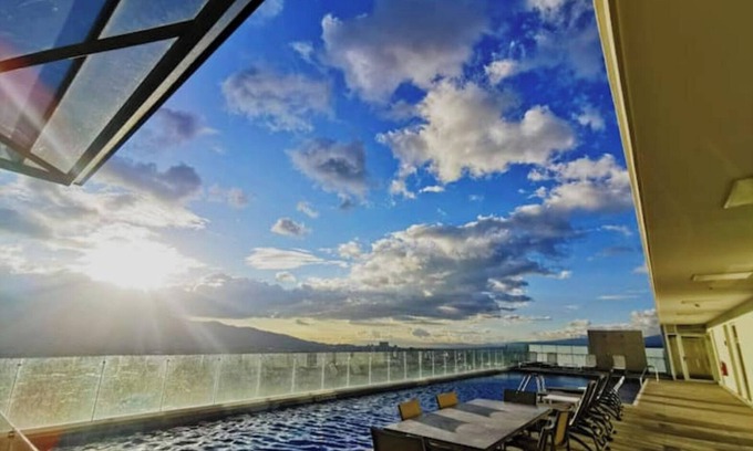 San Pedro Apartment | Prime Studio Retreat in the Heart of Curridabat