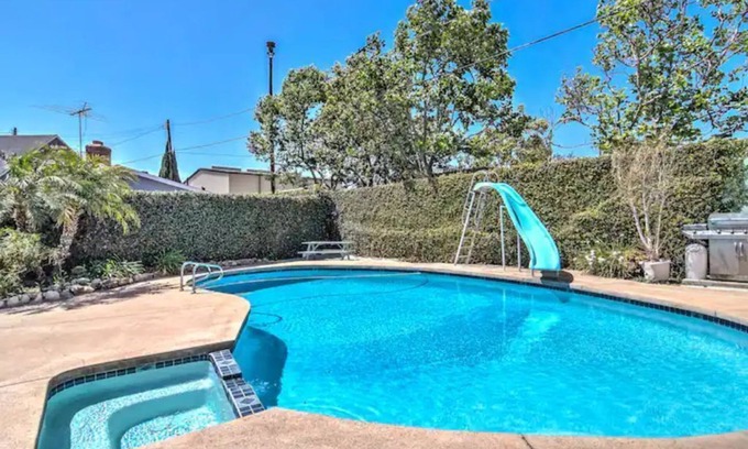 Southwest Anaheim Apartment | Inviting Private Studio with Pool & Ocean View for Families