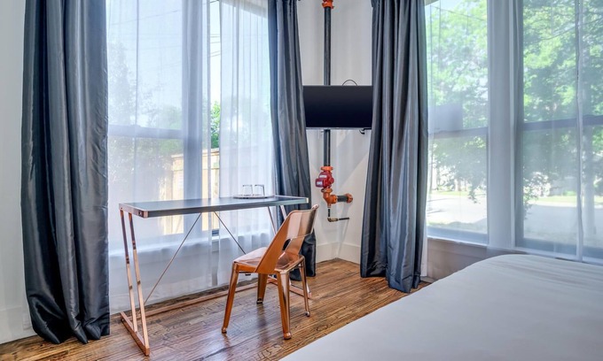 West End Apartment | Adina - Suite 103: Family-Friendly Retreat with Kitchen