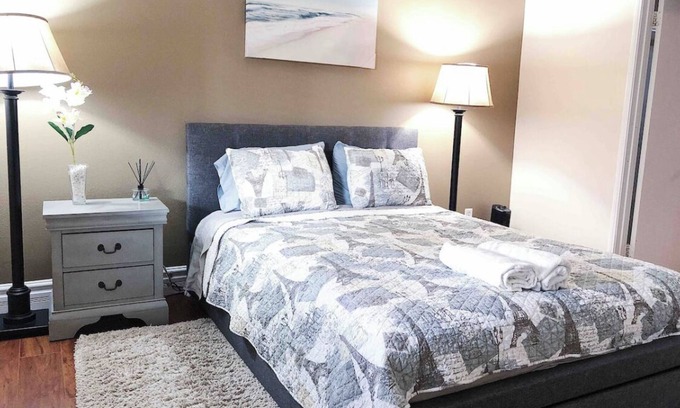 Mira Loma House | Cozy Private Suite with Kitchen and Direct Entrance