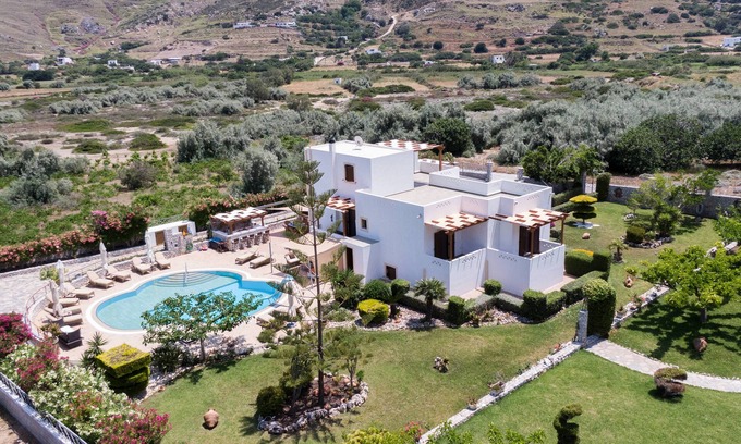 Skiros Villa | Private Sunlit Retreat in the Aegean - Villa D'Amour