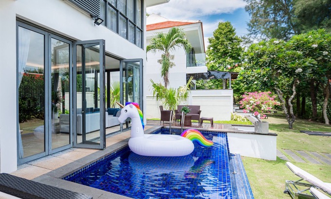 Ngu Hanh Son Villa | Private Swimming Pool 3-Bedroom Villas
