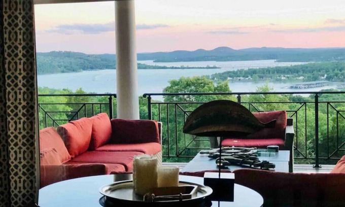 Branson West House | Private Table Rock Pool & Hot Tub - Guest Rated 9.8/10