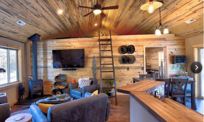 Stagetop Cabin | Discover the Private Updated Cabin with Game Room & Peloton