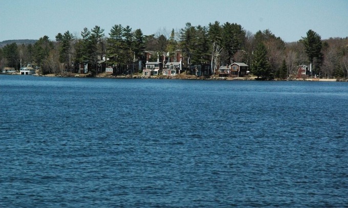 Laconia Cottage | Discover a Private Waterfront Cottage on Winnipesaukee