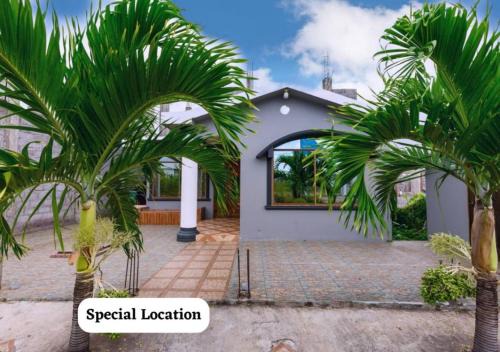 Puerto Baquerizo Moreno Apartment | Tropical Paradise in Galápagos: 4-Star Family-Friendly Stay