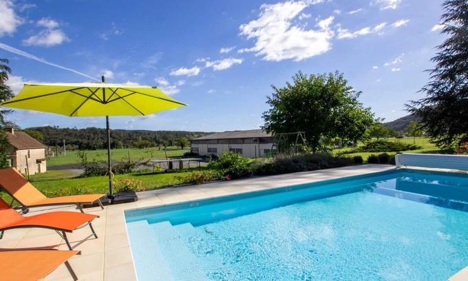 Montignac Cottage | Private Villa with Heated Pool, Fireplace, and Scenic Views in Montignac