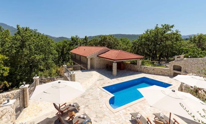 Zadvarje Villa | Relaxing Iko Villa with Pool & Breathtaking Biokovo Views