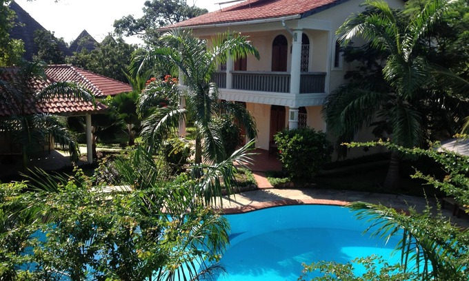 Diani Beach Villa | Tranquil Lamu Villa with Private Pool & Beach Access