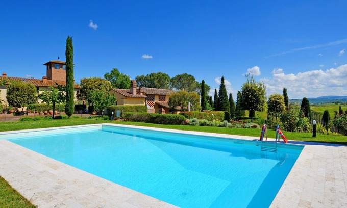 Castelfiorentino Villa | Private Villa with WIFI, private pool, TV, terrace, panoramic view, parking, close to San Gimignano