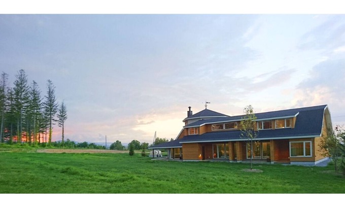 Biei House | Elegant Villa Retreat with Jacuzzi and Scenic Hill Views