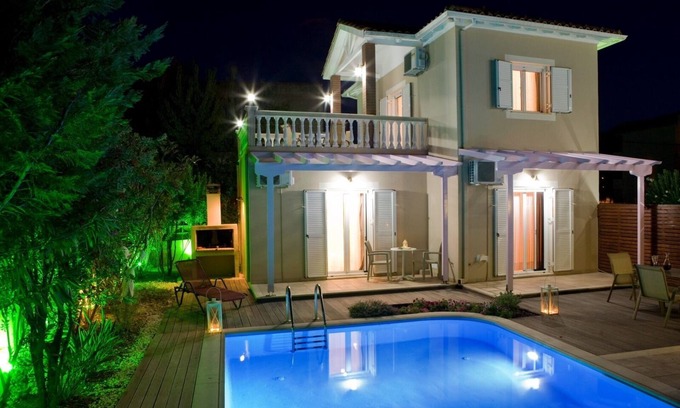Nidri Villa | Private villa only five minutes walk away from Nidri