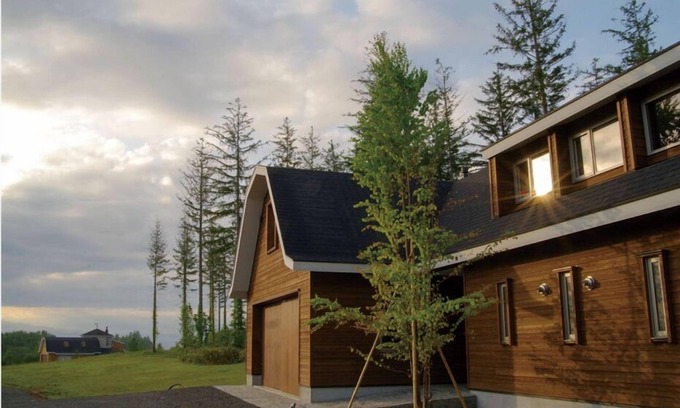 Biei House | Serene Villa Retreat on a Scenic Hill in Biei, Japan