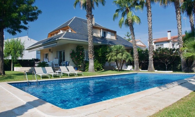 Torredembarra House | Private Villa with Pool, Steps from the Beach Oasis