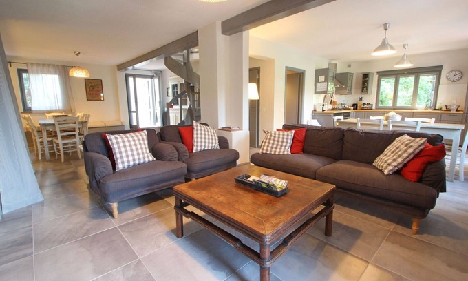 Strettoia Villa | Private Villa with WIFI & Panoramic Views Near Forte Dei Marmi