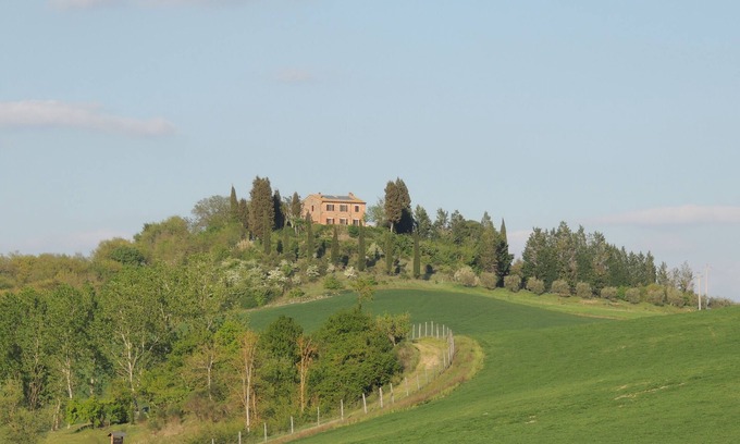 Ponte di Gabbiano House | Exclusive Villa with Garden and Breathtaking Siena Views