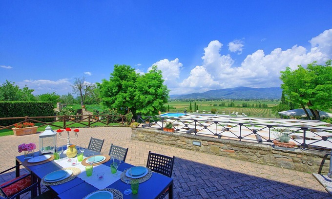 Fratticciola Villa | Exclusive Villa with Pool, Hot Tub & Panoramic Views