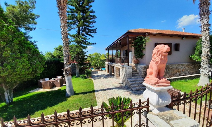 Kato Alepochori Villa | Seaside Villa with Private Pool and Ocean Views
