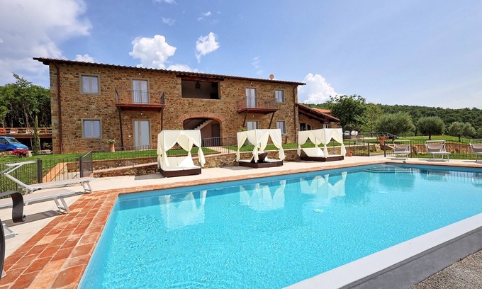 Bibbiena House | Private Villa with Pool in Panoramic Setting for 20 Guests
