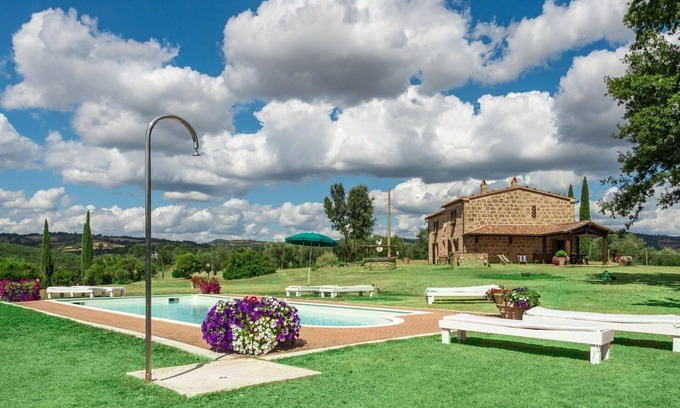Manciano Villa | Private Villa with Pool, Pets Welcome & Scenic Views