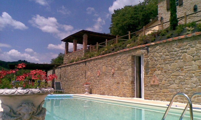 Capolona Villa | Private Villa with Pool and Hot Tub Near Arezzo - Rated 10/10