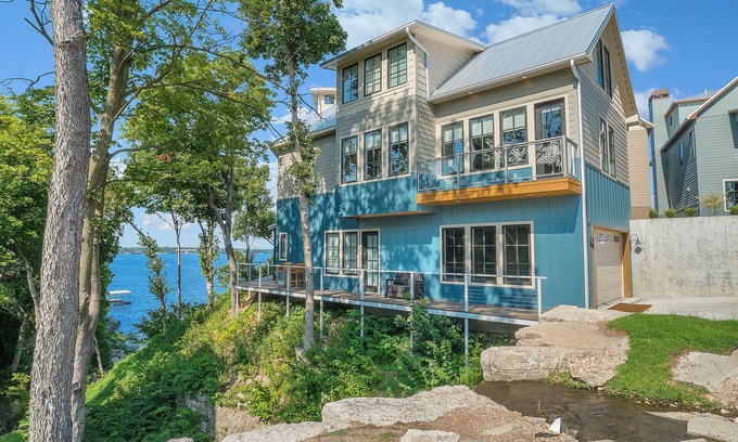 Vinita House | Escape to a Private Waterfall Paradise with Breathtaking Views