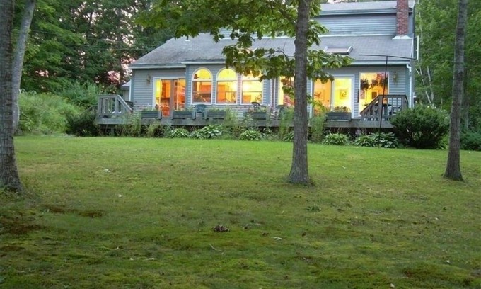 Isle of Springs House | Top-Rated Waterfront Retreat on Barters Island – Pet Friendly
