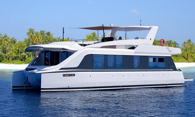 Hulhumale Boat Rental | Exclusive Private Yacht Charter with Full Board Experience