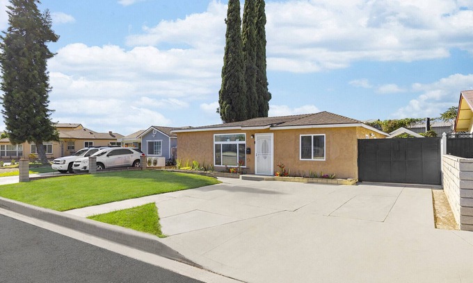 South el Monte House | Comfortable 3-Bedroom Private House with Kitchen & Patio