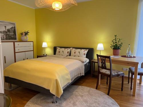 Obermenzing House | Cozy Rooms with Balcony and Shared Bath - Guest Rated 9/10