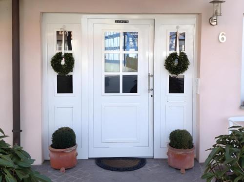 Immenstaad am Bodensee House | Welcoming Gästezimmer Kippenhausen: Rated 9/10 & Family-Friendly