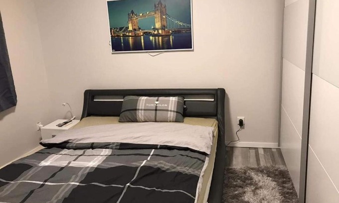 Feyen-Weismark House | Cozy Privatzimmer Bina in Trier with Pet-Friendly Amenities