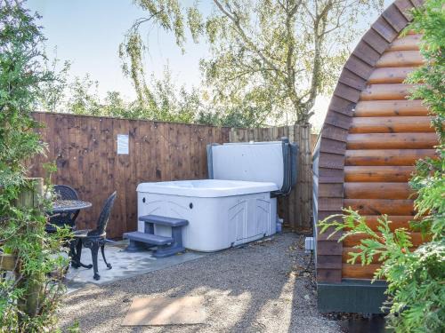 Westhead House | Outstanding Privet Pod: Guest Rated 9.8 with Hot Tub